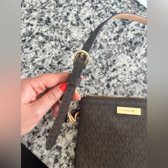 Michael Kors leather “Fanny pack” - Picture 2 of 4